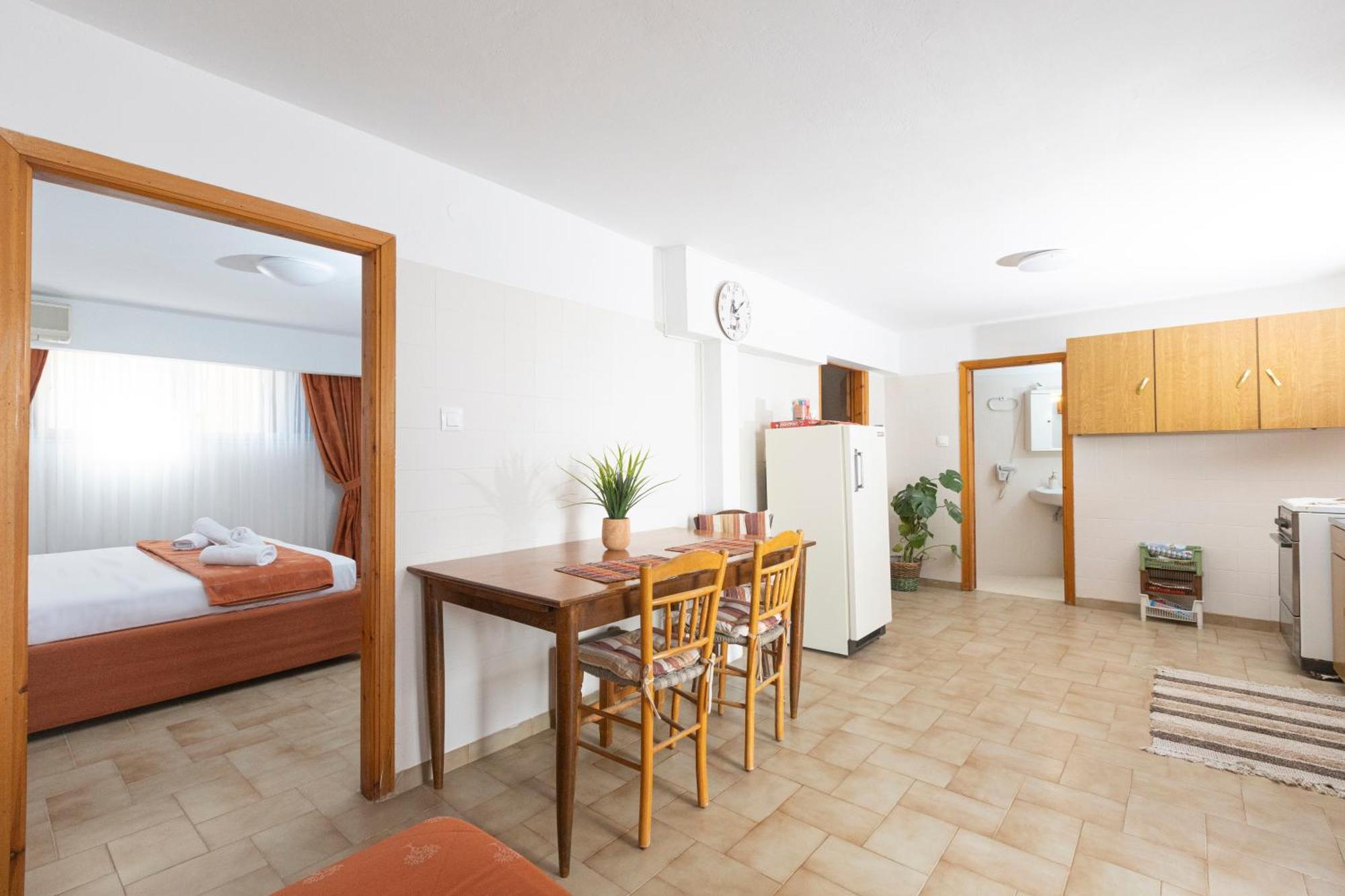 Oelia Rooms & Apartments Ajía Marína Kültér fotó